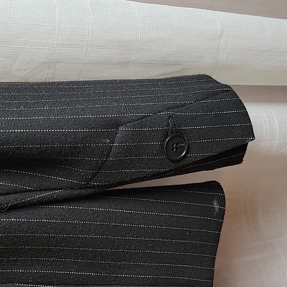 Bailey 44 Black Pinstripe Blazer Size M - Picture 9 of 9